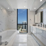 100-E-Las-Olas-Blvd-3901-27-6047e4269391c