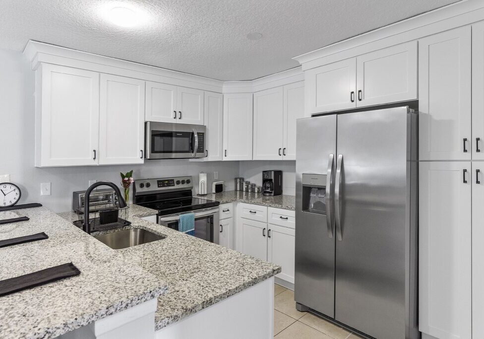 Pam-Bay-1441-Sheafe-Ave-NE-interior-real-estate-photography-kitchen-min