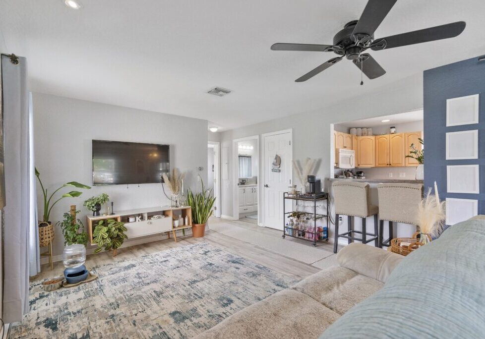 Port_Charlotte_Palmetto__interior_Real_Estate_Photography_living_room